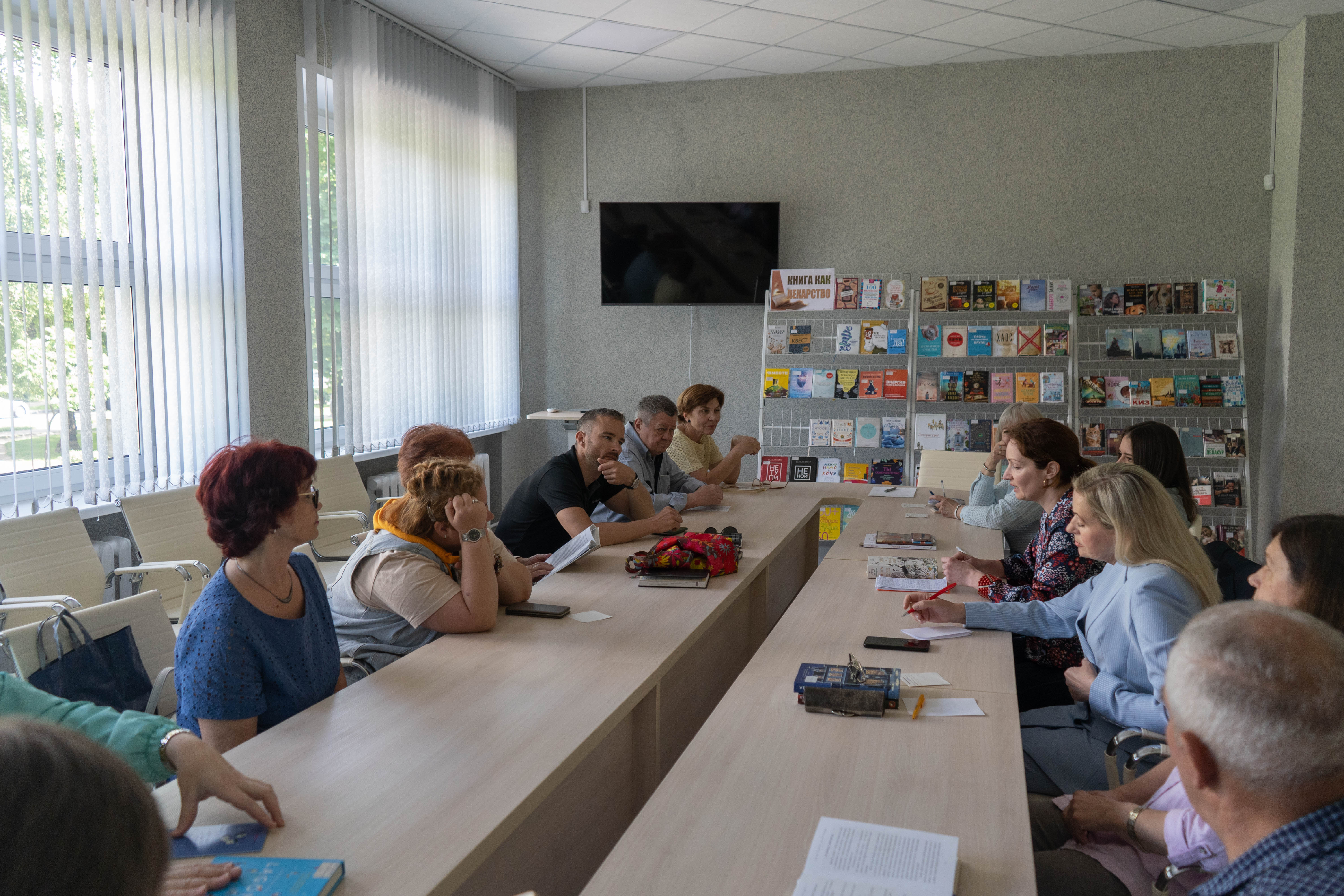  «Кніга-натхненне, кніга-матыватар»:  сустрэча кніжнага клуба «КанТэкст»
